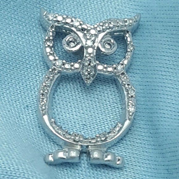 Beautiful .925 Sterling Silver Designer Owl Charm Pendant with Round Diamonds